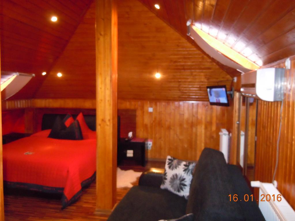 Pensiunea Marina Campina Bagian luar foto