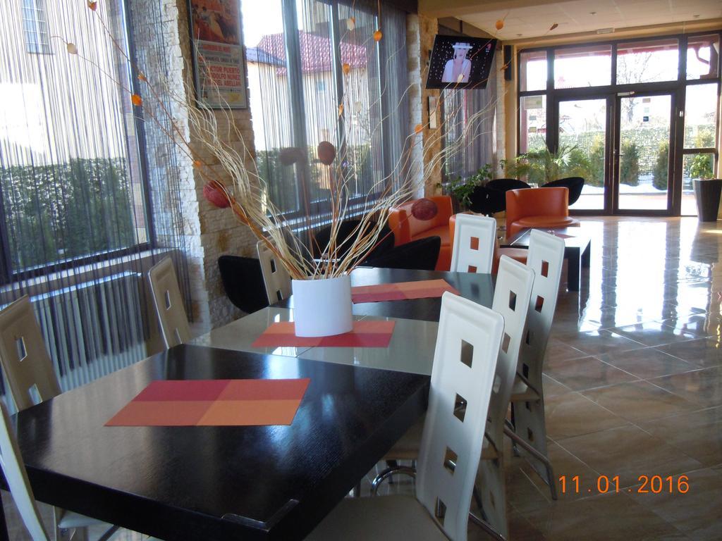 Pensiunea Marina Campina Bagian luar foto